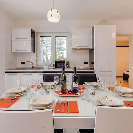 In 39227 * Crikvenica