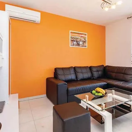 In 39227 * Crikvenica